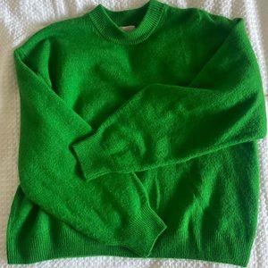 Green H&M sweater